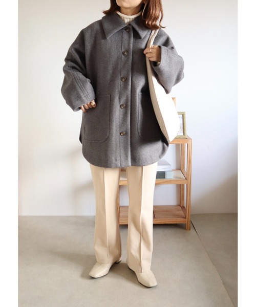 Amourire（アムリール）の「【yumi.コラボ】ポンチョコート（ブルゾン・レディース・チャコールグレー/ベージュ/モカ・M/L）」の8枚目の写真