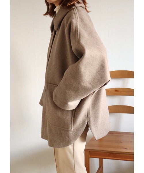 Amourire（アムリール）の「【yumi.コラボ】ポンチョコート（ブルゾン・レディース・チャコールグレー/ベージュ/モカ・M/L）」の13枚目の写真