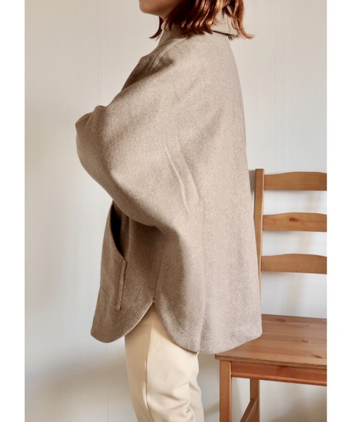 Amourire（アムリール）の「【yumi.コラボ】ポンチョコート（ブルゾン・レディース・チャコールグレー/ベージュ/モカ・M/L）」の17枚目の写真