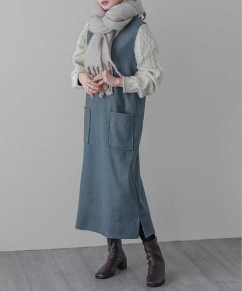 Vネックジャンパースカート