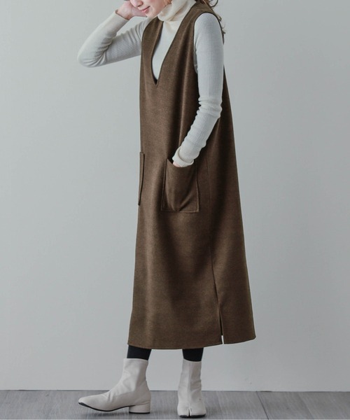 La-gemme（ラジェム）の「Vネックジャンパースカート（ジャンパースカート・レディース・チャコールグレー/ブラック/ブラウン/グレー/グリーン/ブルーグレー・M/L）」の18枚目の写真