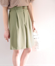 大人の上品セットアップ。ベルト付きメンズライクショートパンツ
