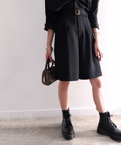 classicalelf（クラシカルエルフ）の「大人の上品セットアップ。ベルト付きメンズライクショートパンツ（その他パンツ・レディース・ブラック/カーキ/モカ・LARGE/MEDIUM/SMALL/X-LARGE）」の4枚目の写真