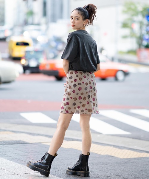 X-girl(エックスガール)の「APPLE GIRL SHEER SKIRT(スカート・レディース・ブラック/ベージュ/ライトブルー・S/M)」の14枚目の写真