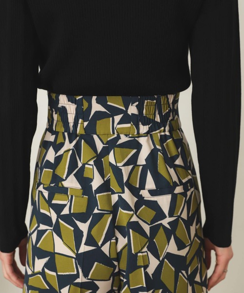 SENSE OF PLACE by URBAN RESEARCH（センスオブプレイスバイアーバンリサーチ）の「キカプリントハイウエストパンツ（その他パンツ・レディース・グリーン系その他/ブラウン系その他・SMALL/MEDIUM）」の15枚目の写真