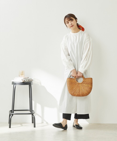 menue（メヌエ）の「サイドカットスクエアトゥパンプス（パンプス・レディース・アイボリー/ブラック/ブラウン・21.5cm/22.0cm/22.5cm/23.0cm/23.5cm/24.0cm/24.5cm/25.0cm/25.5cm/26.0cm）」の6枚目の写真