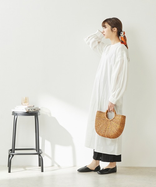 menue（メヌエ）の「サイドカットスクエアトゥパンプス（パンプス・レディース・アイボリー/ブラック/ブラウン・21.5cm/22.0cm/22.5cm/23.0cm/23.5cm/24.0cm/24.5cm/25.0cm/25.5cm/26.0cm）」の17枚目の写真