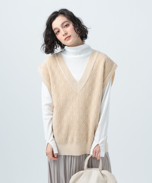 BAYFLOW（ベイフロー）の「ジャガードニットベスト（ベスト・レディース・ベージュ/グリーン・FREE）」の2枚目の写真