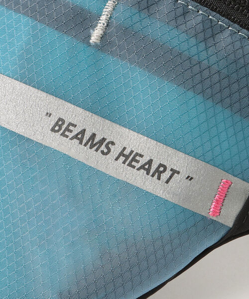 BEAMS HEART(ビームスハート)の「BEAMS HEART / リフレクターライン ミニ ポーチ(ボディバッグ/ウエストポーチ・メンズ・ホワイト/ブラック/ブルー・ONE SIZE)」の21枚目の写真