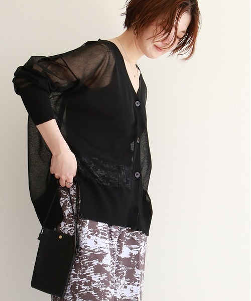 notch.(ノッチ)の「シアーVネックカーディガン(カーディガン/ボレロ・レディース・ホワイト/ブラック・M)」の1枚目の写真