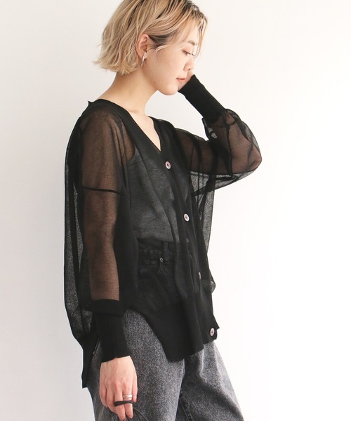 notch.(ノッチ)の「シアーVネックカーディガン(カーディガン/ボレロ・レディース・ホワイト/ブラック・M)」の9枚目の写真