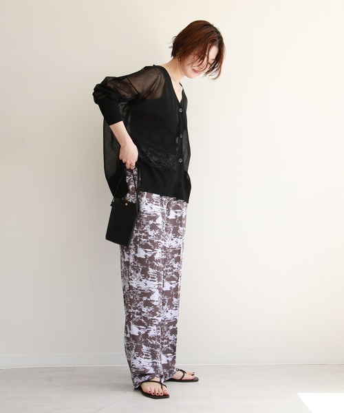 notch.(ノッチ)の「シアーVネックカーディガン(カーディガン/ボレロ・レディース・ホワイト/ブラック・M)」の21枚目の写真