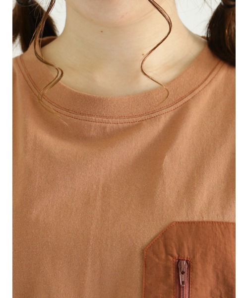 Samansa Mos2（サマンサ モスモス）の「【MEI×SamansaMos2】胸ジップポケット付Ｔシャツ（Tシャツ/カットソー・レディース・オレンジ/チャコール/ベージュ・ﾌﾘ-）」の9枚目の写真