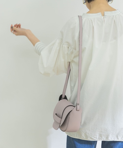 URBAN RESEARCH（アーバンリサーチ）の「配色ステッチパフスリーブBLOUSE（Tシャツ/カットソー・レディース・ブルー系その他/オフホワイト・FREE）」の7枚目の写真