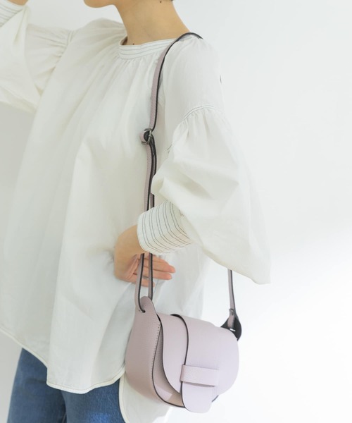 URBAN RESEARCH（アーバンリサーチ）の「配色ステッチパフスリーブBLOUSE（Tシャツ/カットソー・レディース・ブルー系その他/オフホワイト・FREE）」の8枚目の写真