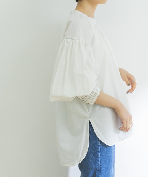 URBAN RESEARCH（アーバンリサーチ）の「配色ステッチパフスリーブBLOUSE（Tシャツ/カットソー・レディース・ブルー系その他/オフホワイト・FREE）」の11枚目の写真