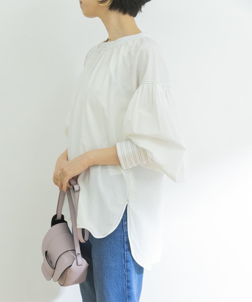 URBAN RESEARCH（アーバンリサーチ）の「配色ステッチパフスリーブBLOUSE（Tシャツ/カットソー・レディース・ブルー系その他/オフホワイト・FREE）」の14枚目の写真