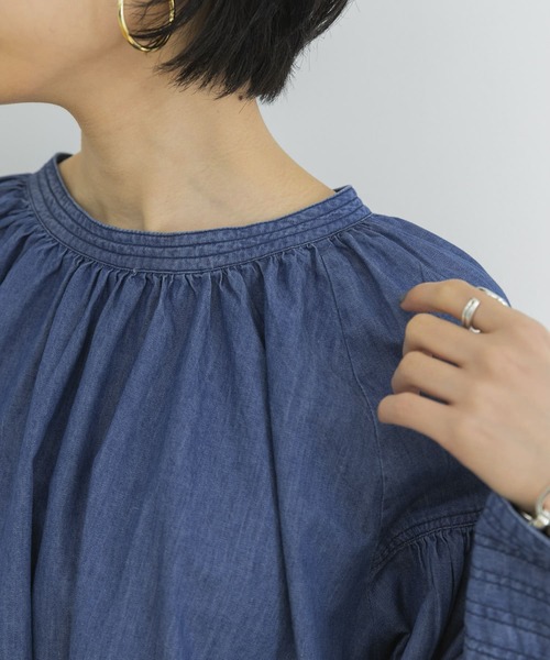 URBAN RESEARCH（アーバンリサーチ）の「配色ステッチパフスリーブBLOUSE（Tシャツ/カットソー・レディース・ブルー系その他/オフホワイト・FREE）」の18枚目の写真