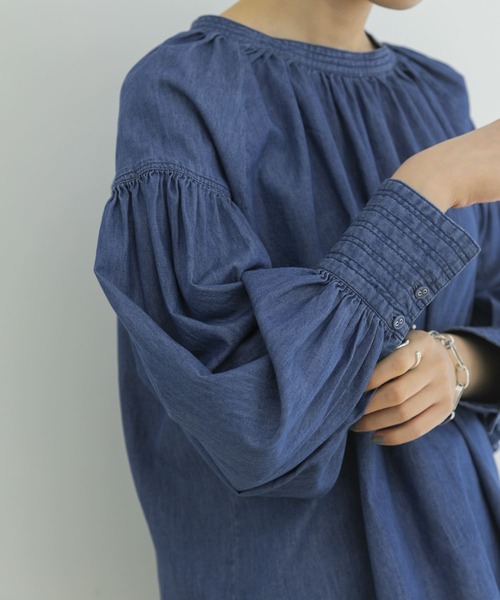 URBAN RESEARCH（アーバンリサーチ）の「配色ステッチパフスリーブBLOUSE（Tシャツ/カットソー・レディース・ブルー系その他/オフホワイト・FREE）」の20枚目の写真