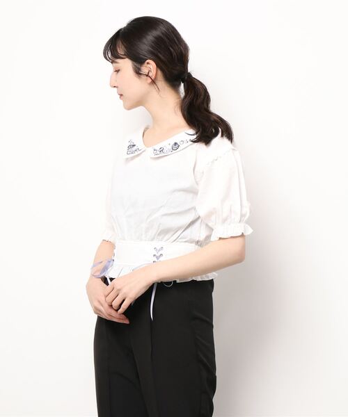 axes femme POETIQUE（アクシーズファムポエティック）の「マリン刺繍オフショルブラウス（シャツ/ブラウス・レディース・キナリ/サックスブルー/ネイビー・MEDIUM）」の6枚目の写真