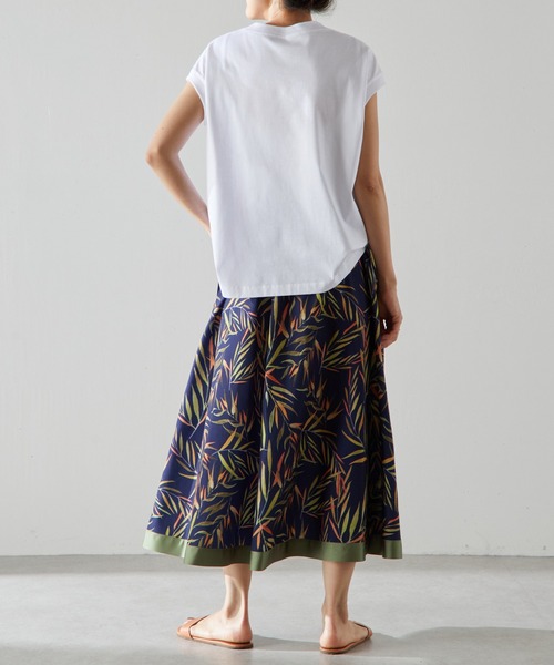 BEARDSLEY（ビアズリー）の「プリントノースリーブTシャツ（Tシャツ/カットソー・レディース・ホワイト/イエロー・FREE）」の4枚目の写真