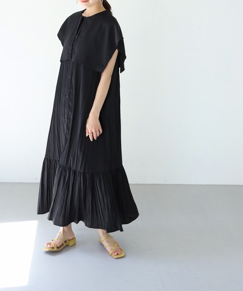 HER CLOSET（ハークローゼット）の「【shemoshelly】クリンクルビッグケープデザインノースリーブワンピース（ワンピース・レディース・ブラック/パープル/グリーン/アイボリー・M）」の12枚目の写真