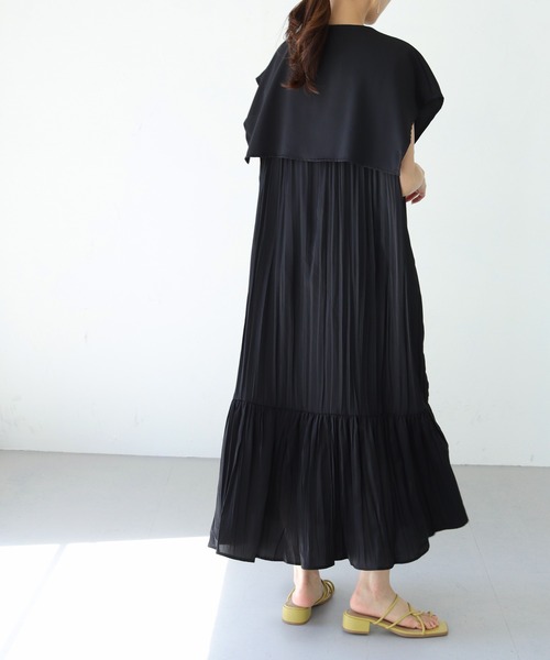 HER CLOSET（ハークローゼット）の「【shemoshelly】クリンクルビッグケープデザインノースリーブワンピース（ワンピース・レディース・ブラック/パープル/グリーン/アイボリー・M）」の15枚目の写真