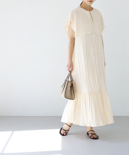 HER CLOSET（ハークローゼット）の「【shemoshelly】クリンクルビッグケープデザインノースリーブワンピース（ワンピース・レディース・ブラック/パープル/グリーン/アイボリー・M）」の7枚目の写真