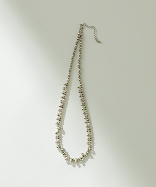 mystic（ミスティック）の「[otonamystic]ドロップメタルビーズネックレス（ネックレス・レディース・シルバー・ONE SIZE）」の2枚目の写真