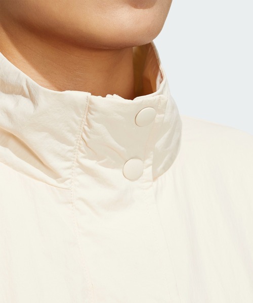 adidas（アディダス）の「ワーディング ルーズフィット ウーブンジャケット / アディダス（ナイロンジャケット・レディース・グリーン/ホワイト/ブラック・SMALL/MEDIUM/LARGE/X-LARGE/XX-LARGE）」の11枚目の写真