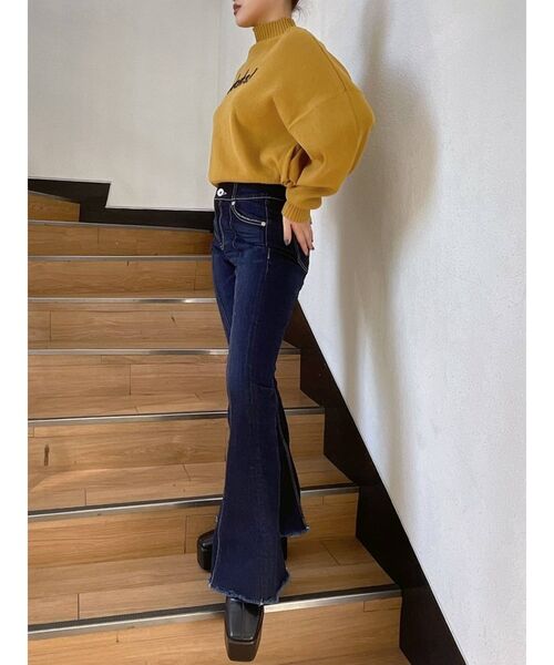 GYDA(ジェイダ)の「ハイウエスト フィットフレアデニムパンツ(デニムパンツ・レディース・ライトブルー/オフホワイト/インディゴブルー・SMALL/MEDIUM/X-SMALL)」の15枚目の写真