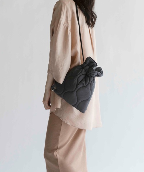 CONTROL FREAK / CTFK（コントロールフリーク）の「CONTROL FREAK(コントロールフリーク)SHOPキルトサコッシュ（ショルダーバッグ・レディース・アイボリー/グレー/ベージュ/グリーン/ブルー・FREE）」の3枚目の写真