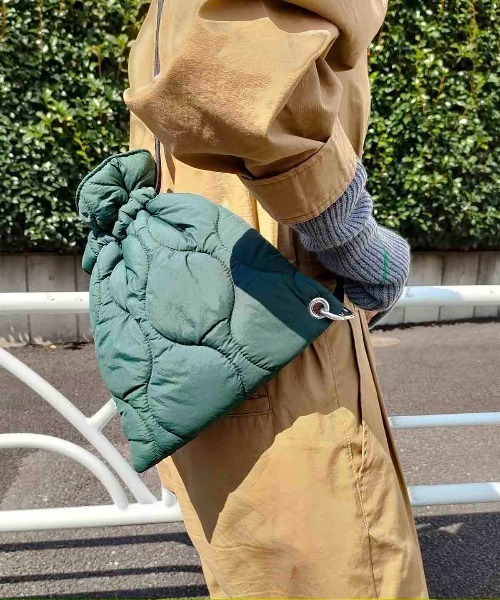 CONTROL FREAK / CTFK（コントロールフリーク）の「CONTROL FREAK(コントロールフリーク)SHOPキルトサコッシュ（ショルダーバッグ・レディース・アイボリー/グレー/ベージュ/グリーン/ブルー・FREE）」の4枚目の写真