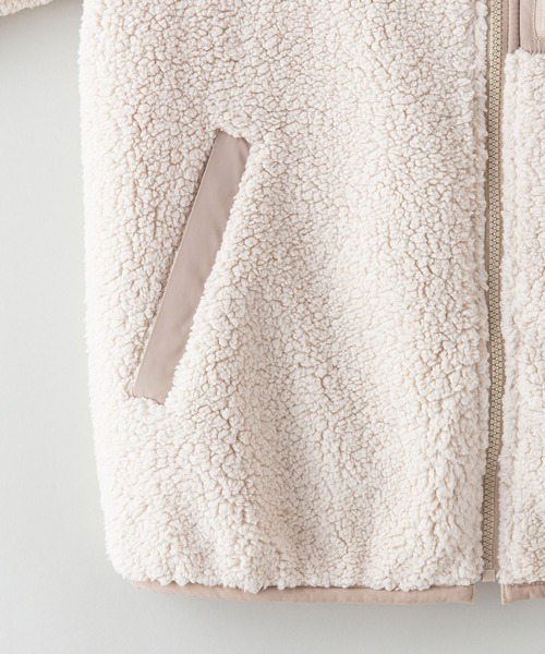 OUTDOOR PRODUCTS（アウトドアプロダクツ）の「ボアフードブルゾン　パーカー　モコモコ　ビッグシルエット（パーカー・レディース・ブラック/ベージュ/アイボリー/ライトブラウン・MEDIUM）」の12枚目の写真