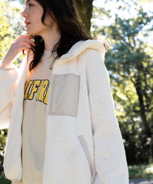 OUTDOOR PRODUCTS（アウトドアプロダクツ）の「ボアフードブルゾン　パーカー　モコモコ　ビッグシルエット（パーカー・レディース・ブラック/ベージュ/アイボリー/ライトブラウン・MEDIUM）」の18枚目の写真