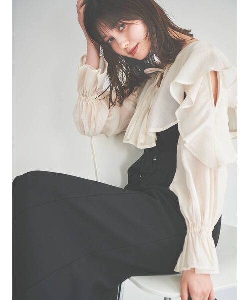 dazzlin（ダズリン）の「ラッフルカラー付長袖ドッキングカットリブワンピース（ワンピース・レディース・ブラック/ブラウン/グレー/モカ・FREE）」の5枚目の写真