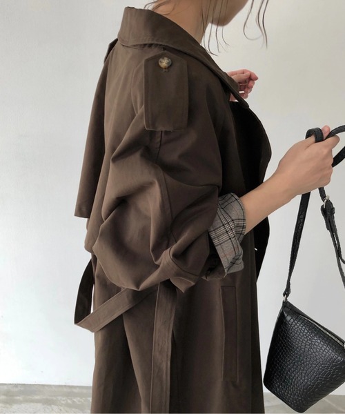 WILLFULLY(ウィルフリー)の「reverse check volume balloon trench(トレンチコート・レディース・ブラック/ブラウン・FREE)」の22枚目の写真