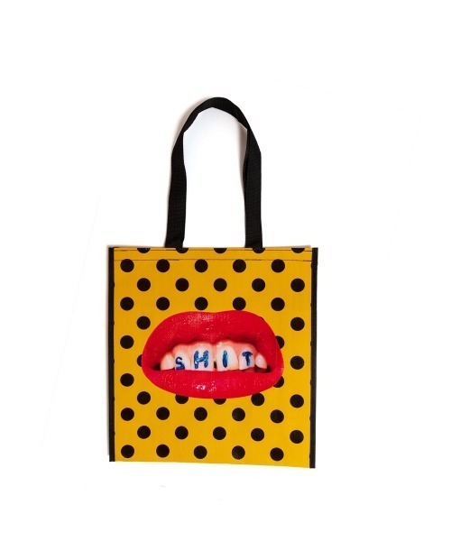 SELETTI(セレッティ)の「SELETTI TP エコバッグ S SHIT トイレットペーパー(エコバッグ/サブバッグ・レディース・マルチ/ブラック/イエロー・ONE SIZE)」の3枚目の写真