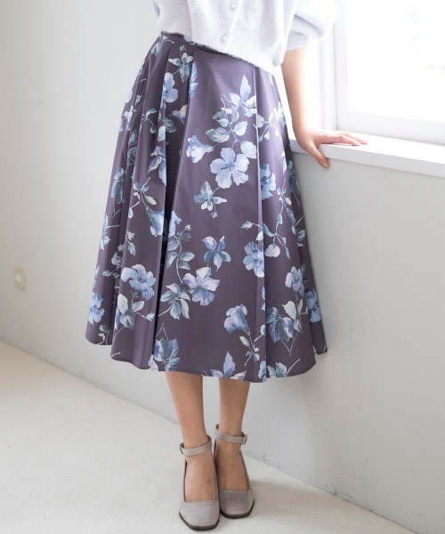 MISCH MASCH(ミッシュマッシュ)の「フラワータフタスカート(スカート・レディース・ブラウン系その他/ブルー系その他・SMALL/MEDIUM)」の2枚目の写真