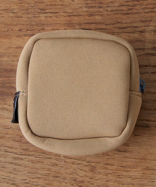 BIRTHDAY BAR（バースデイバー）の「「E.T.」Airpods＆マルチケース（ポーチ・レディース・ベージュ・フリー）」の5枚目の写真