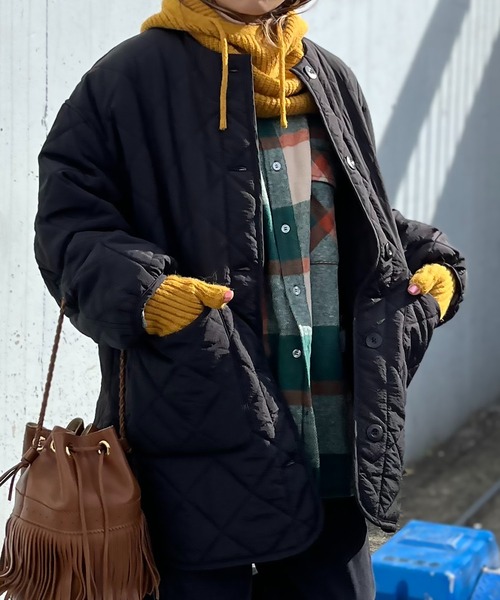 mi via loca(ミヴィアロカ)の「ナイロン中綿キルティングジャケット(ノーカラージャケット・レディース・ブラック/カーキ/キナリ・FREE)」の6枚目の写真