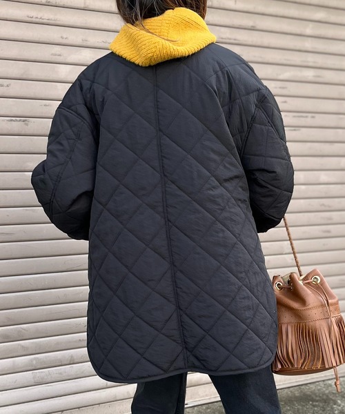 mi via loca(ミヴィアロカ)の「ナイロン中綿キルティングジャケット(ノーカラージャケット・レディース・ブラック/カーキ/キナリ・FREE)」の17枚目の写真