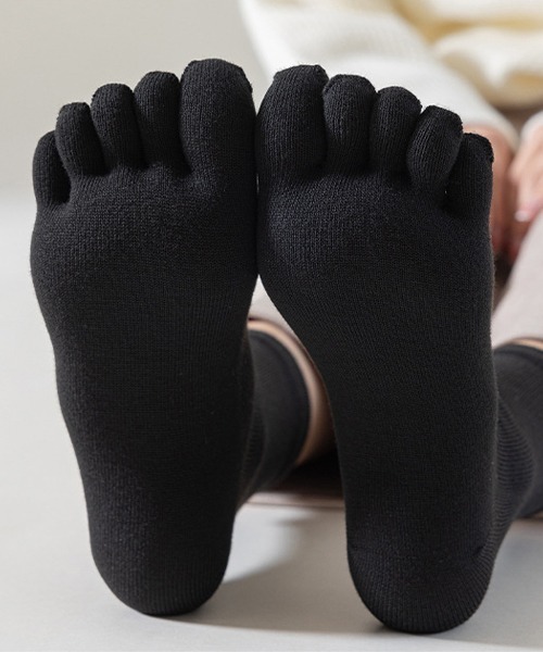 Fun & Daily（ファンアンドデイリー）の「F&D : コットンカラー五本指ソックス（ソックス/靴下・レディース・ピンク/グリーン/ワインレッド/ベージュ/パープル/オレンジ/ブラック/ブルー/グレー・FREE）」の2枚目の写真