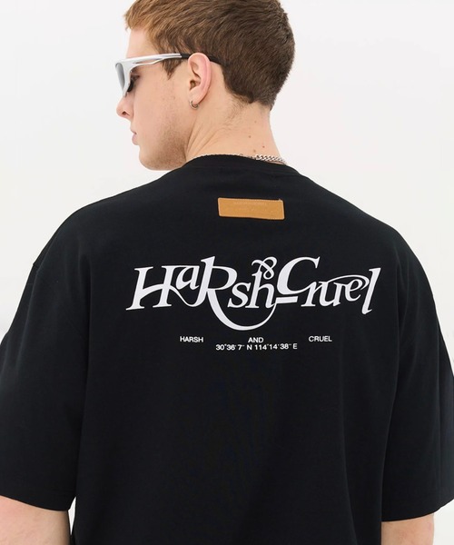 HARSH AND CRUEL（ハーシュアンドクルーエル）の「革タグ付きプリントT