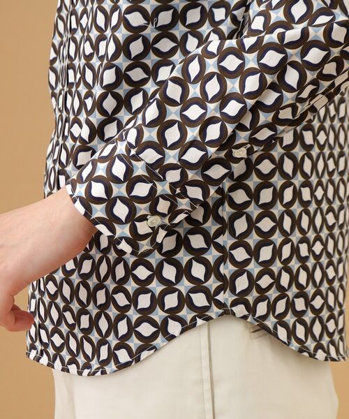 40ｃｔ＆525（フォーティーカラッツアンドゴーニーゴ）の「【Sサイズ~】アールデコプリント シャツ（シャツ/ブラウス・メンズ・ネイビー系/ベージュ系・01/02/03/04）」の3枚目の写真