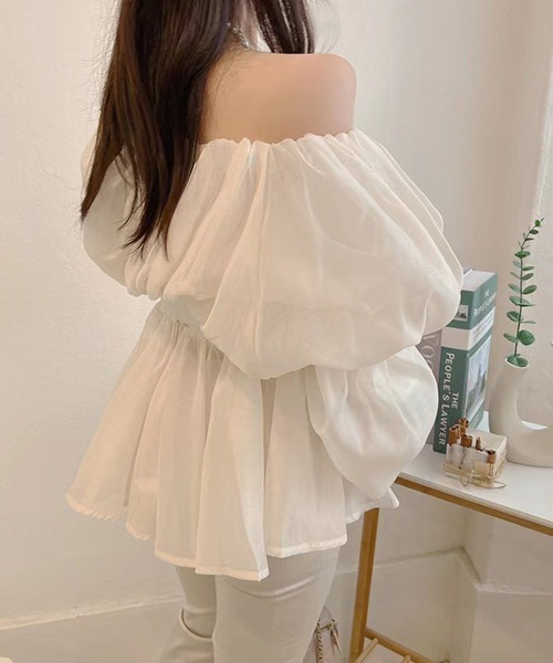 Jasmine Grandiflorum（ジャスミングランディフローラム）の「【Jasmine】オフショルダーボリュームスリーブブラウス（シャツ/ブラウス・レディース・ホワイト・FREE）」の4枚目の写真
