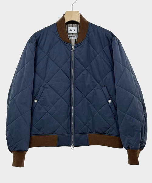 KIIT（キート）の「KIIT キート / QUILTED BOMBER JKT キルティングボンバージャケット / KIP-Y96-500（MA-1・メンズ・ブラック/ライトベージュ/ダークブルー・1/2/3）」の3枚目の写真