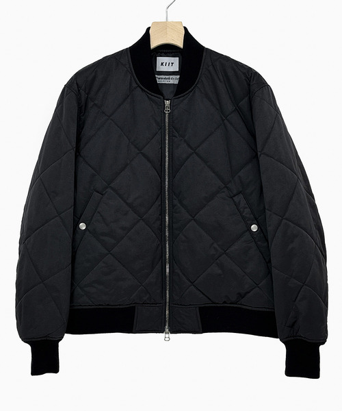 KIIT（キート）の「KIIT キート / QUILTED BOMBER JKT キルティングボンバージャケット / KIP-Y96-500（MA-1・メンズ・ブラック/ライトベージュ/ダークブルー・1/2/3）」の2枚目の写真