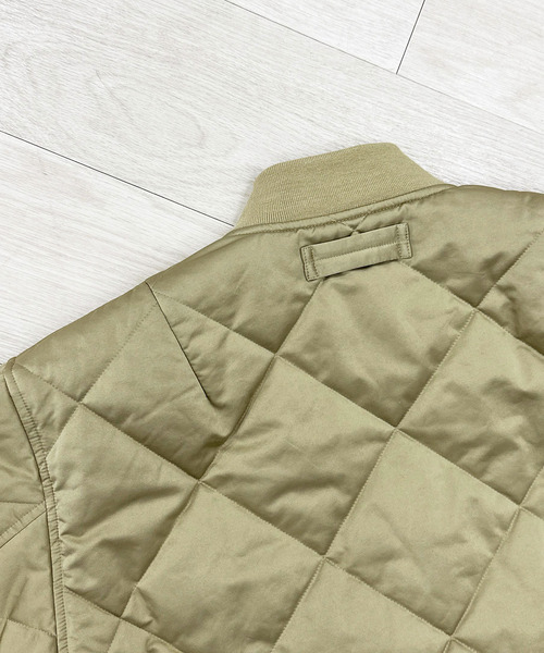 KIIT（キート）の「KIIT キート / QUILTED BOMBER JKT キルティングボンバージャケット / KIP-Y96-500（MA-1・メンズ・ブラック/ライトベージュ/ダークブルー・1/2/3）」の12枚目の写真