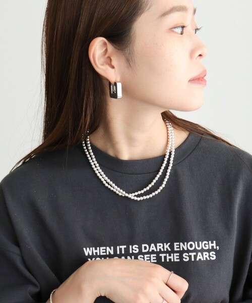 fredy emue（フレディエミュ）の「メタル丸ビーズ軽量ロングネックレス（ネックレス・レディース・シルバー/ゴールド・FREE）」の4枚目の写真